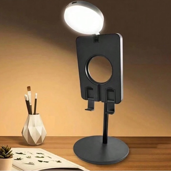 🍀New Merkury Innovations- Desktop Phone Stand with Light and Charger Dock - Picture 5 of 12